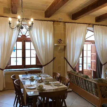 Ta Sonia Farmhouse Bed & Breakfast *