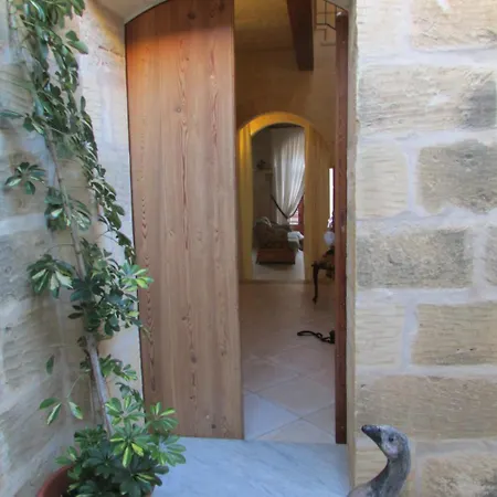 Bed & Breakfast Ta Sonia Farmhouse Xaghra