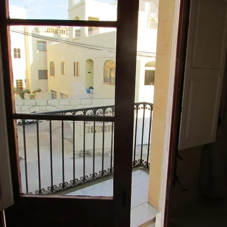 Ta Sonia Farmhouse Bed & Breakfast